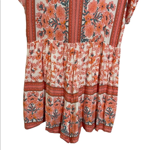 Saints +secrets romper floral half button front. Rayon size us 4 Small. - Picture 7 of 11
